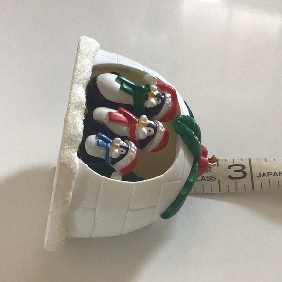 Vintage 1995 Westmar Penguin Family in igloo Christmas ornament with Holly Berry - Picture 7 of 7